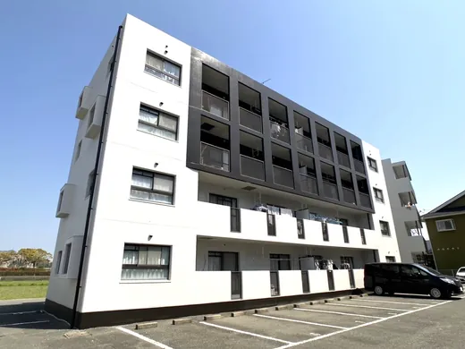 外壁塗装の後の建物